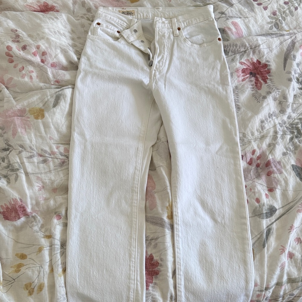 Levi's 501 Women's Straight Leg cropped Jeans - White